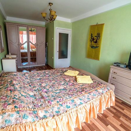 Apartments On Mykilska-Slobidka เคียฟ ภายนอก รูปภาพ