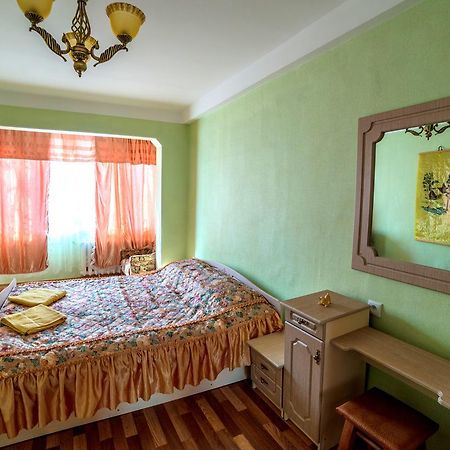 Apartments On Mykilska-Slobidka เคียฟ ภายนอก รูปภาพ