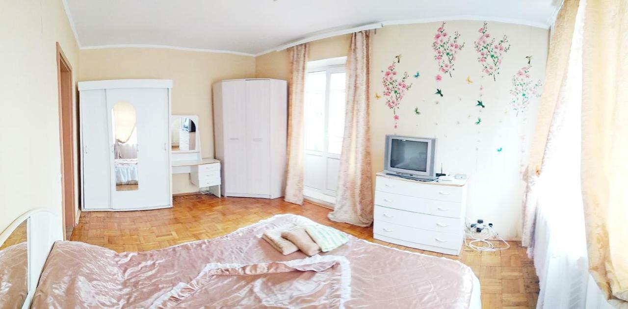 Apartments On Mykilska-Slobidka เคียฟ ภายนอก รูปภาพ